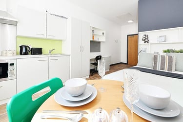 1 bed studio, Raleigh Street, City Centre, Plymouth, PL11ET - Image 4